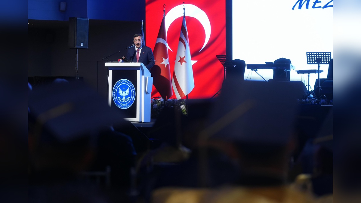 Cevdet Yılmaz, KKTC'de mezuniyet töreninde konuştu
