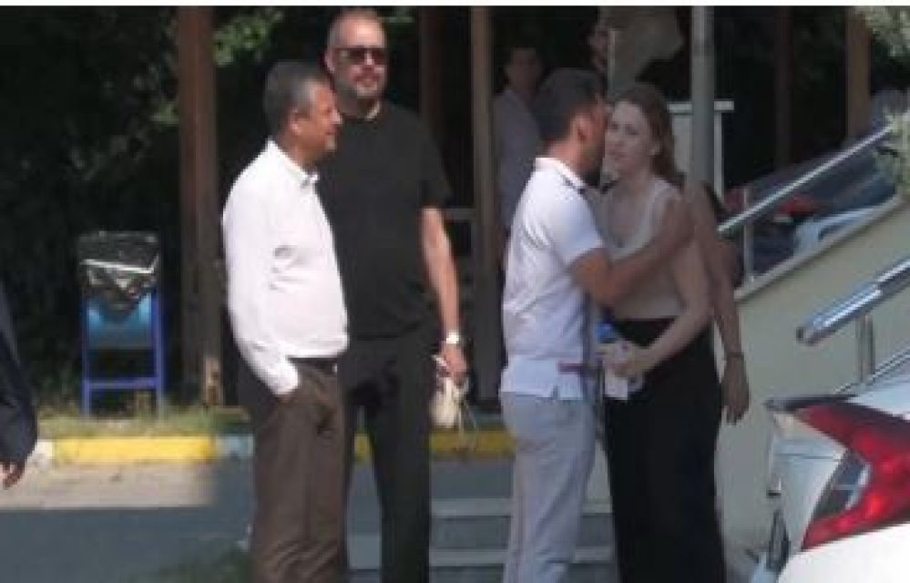 Özgür Özel, vefat eden Ferdi Zeyrek’in kızına sözünü tuttu