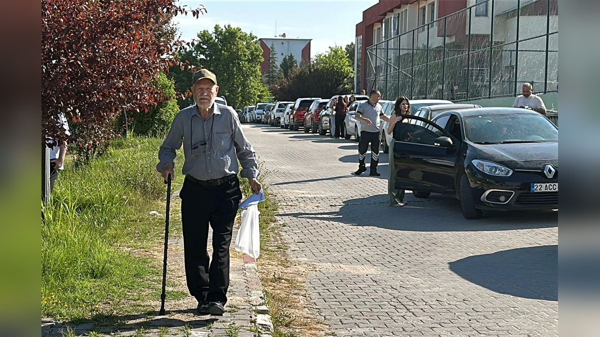 Edirne'de 81 yaşındaki Şevki Kılıç, 8'inci kez YKS'ye girdi