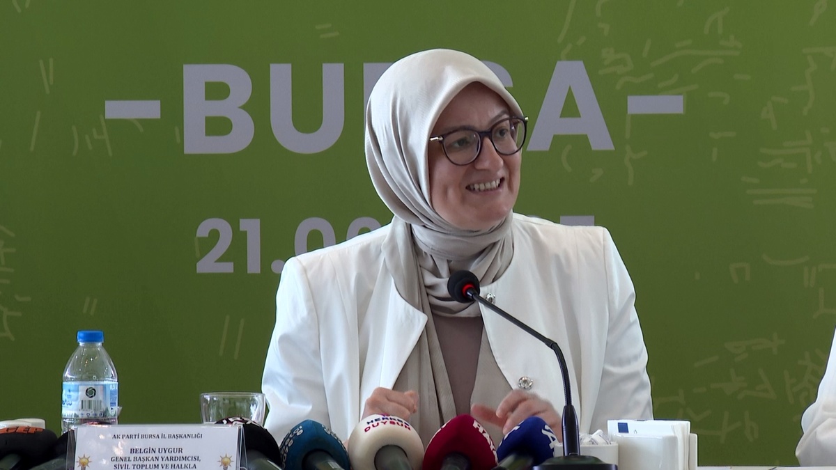 Belgin Uygur Bursa'da: 'Rumeli-Balkan sofrası, tarihi omuzlarında taşıyan bir sofradır'