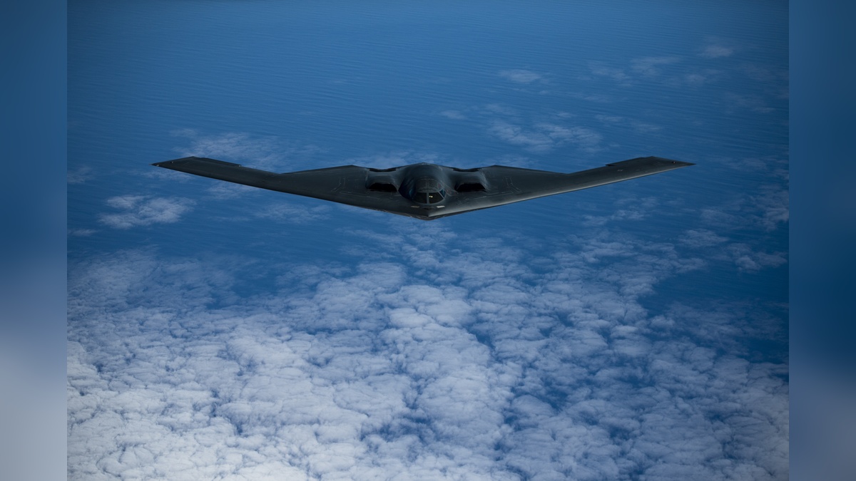 Guam'a doğru 6 B-2 bombardıman uçağı havalandı
