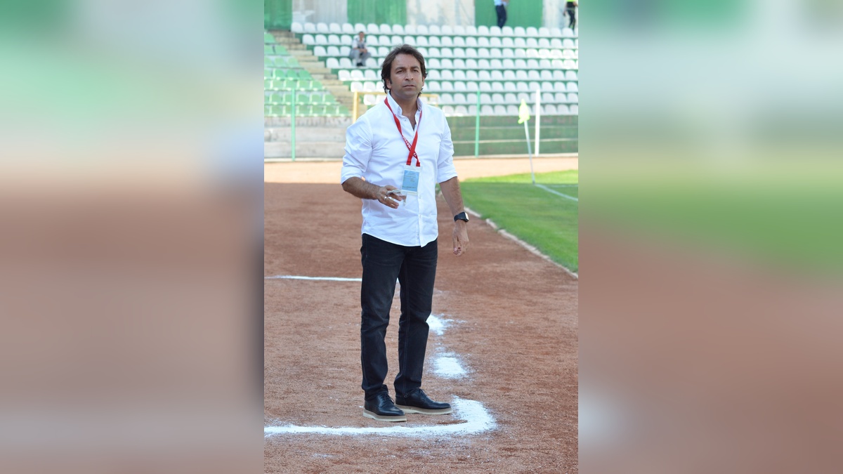 Denizli İdmanyurdu'nda sürpriz ayrılık: Gökhan Kaynak görevinden istifa etti