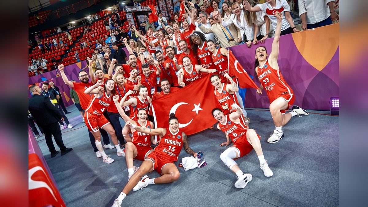 EuroBasket'te rekor seyirci: Türkiye-Yunanistan maçı 10 bin 503 kişi izledi