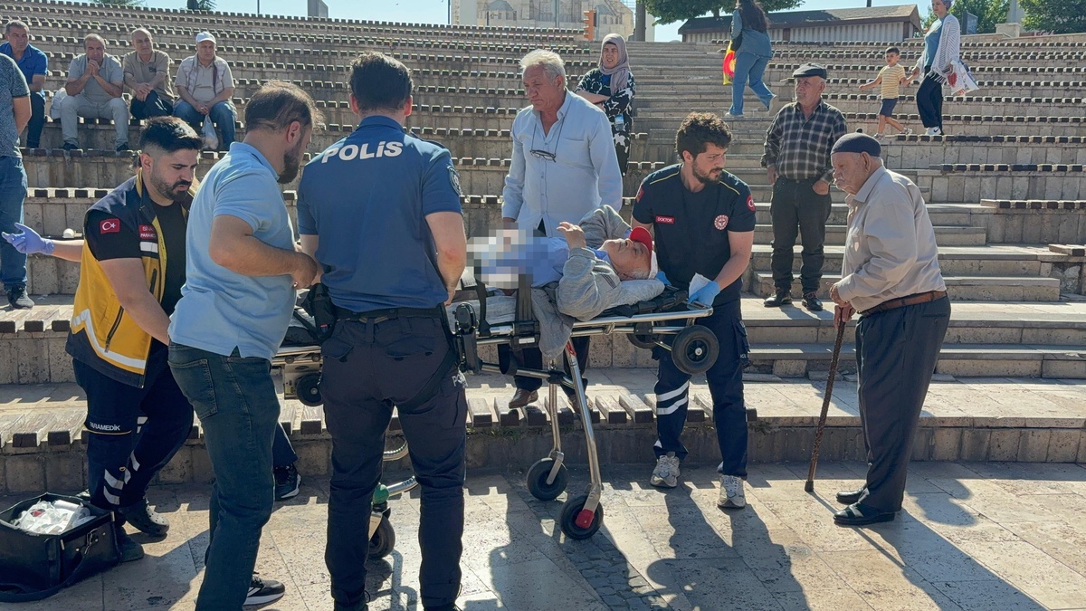 Sivas'ta bıçaklı saldırı: Ağır yaralı hastanede