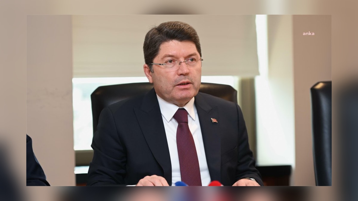 Adalet Bakanı Tunç: Erdoğan'a yönelik tehdit ve hakaret kabul edilemez