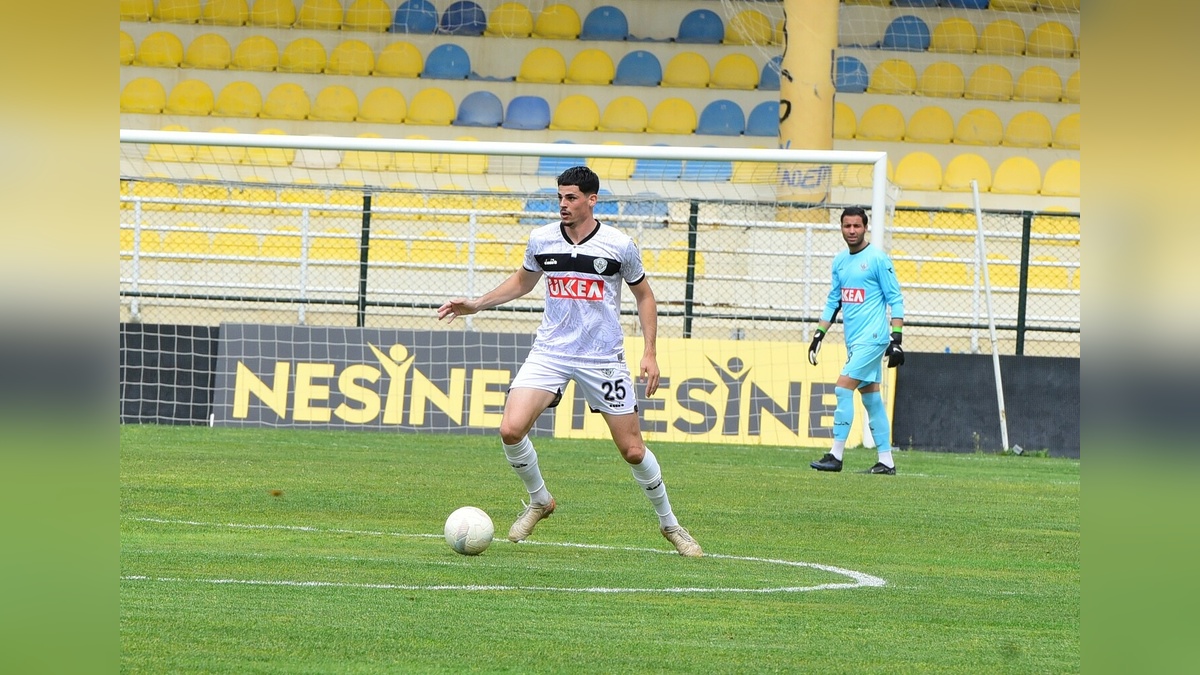 Nazillispor'da ayrılıklar sürüyor: 14 oyuncu sözleşmesini feshetti