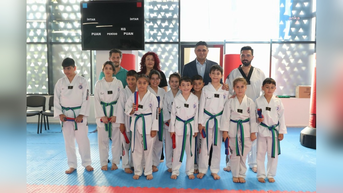 Aliağa'da 100 Taekwondo öğrencisi kuşak sınavını geçti: Uluslararası turnuvalara katılma hakkı kazandı