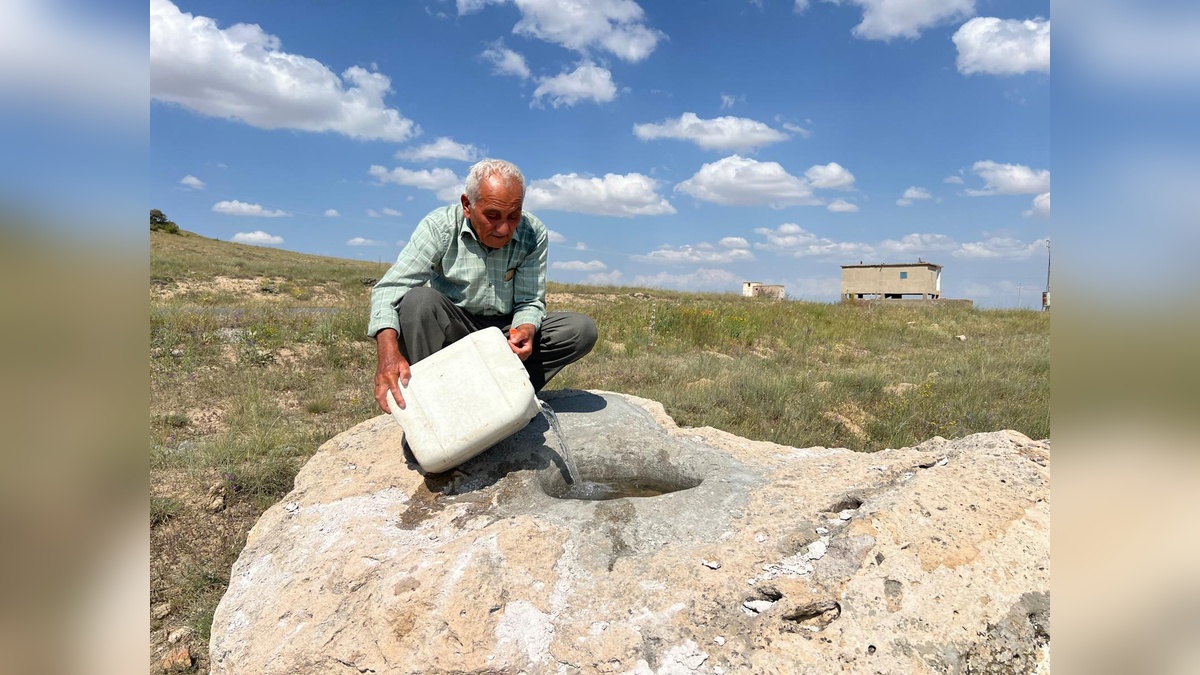 Nevşehir'de 73 yaşındaki Mevlüt Şen, yabani hayvanlar için 15 yıldır su taşıyor
