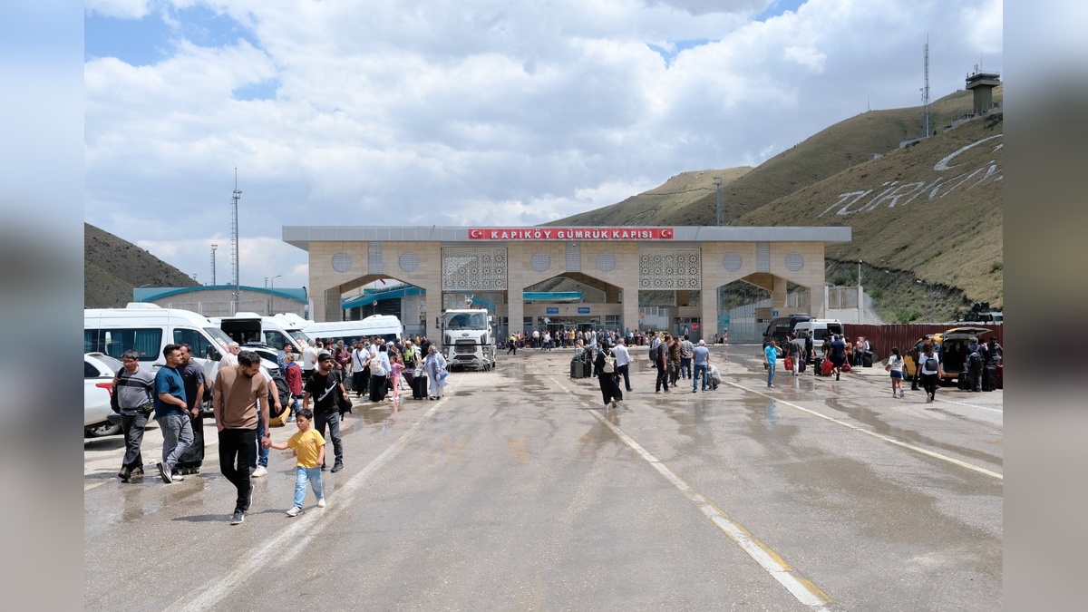 Van'da İran'dan gelen turistler ülkelerine döndü