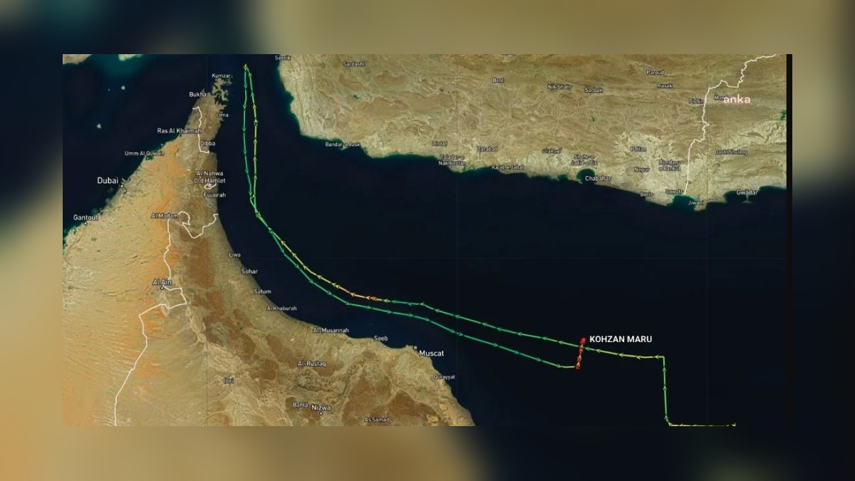 Hürmüz Boğazı'nda 6 petrol tankeri 'u dönüşü' yaptı