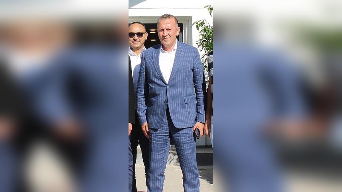 Karşıyaka'da başkan adayı arayışı sürüyor: Mehmet Karal, mali destek arayışında zorluk çektiğini açıkladı