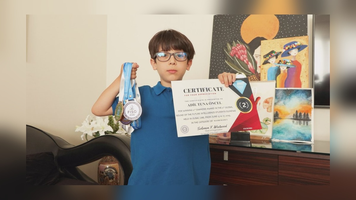 7 yaşındaki Adil Tuna Öncel, Dubai'de matematik olimpiyatlarında dünya şampiyonu oldu