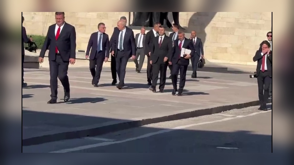 Kurtulmuş, TBMM Başkanlık Divanı üyeleriyle yemekte buluştu