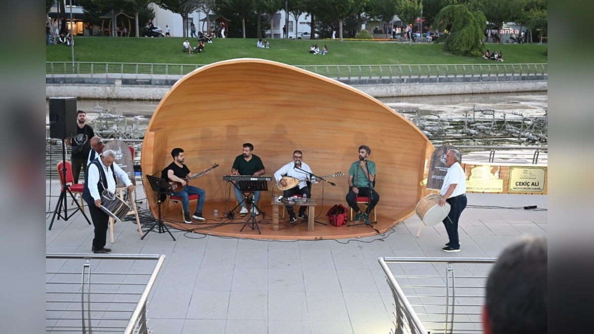 Kırşehir Belediyesi'nden yaz konserleri başladı