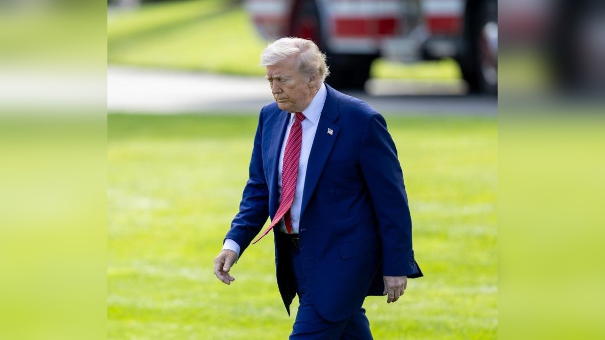 Trump, B-2 uçağı videosuyla 'İran'ı Bombala' şarkısını paylaştı