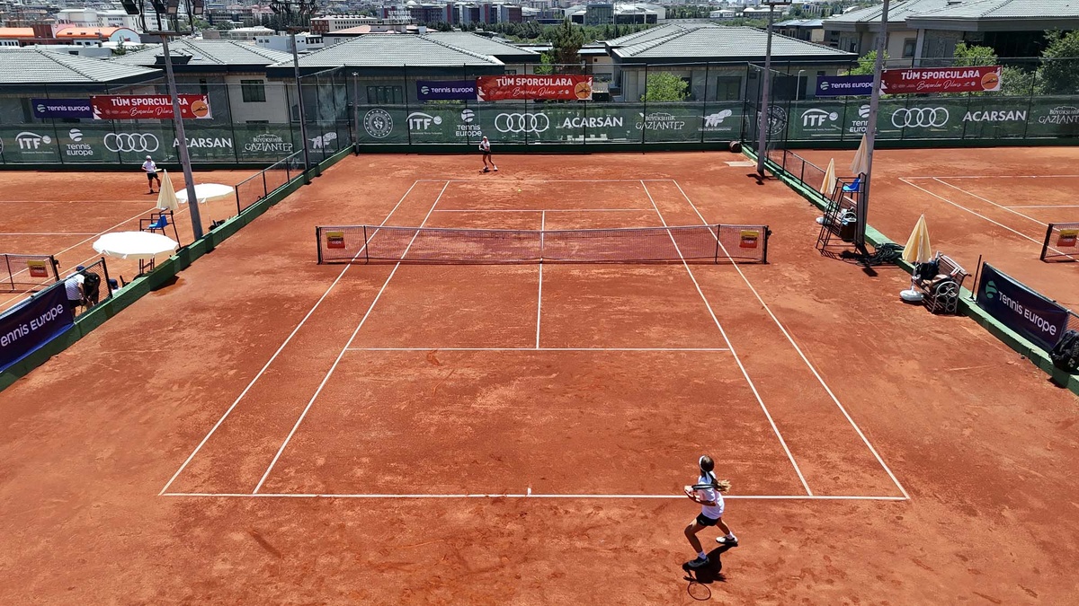 Gaziantep'te Uluslararası Tenis Turnuvası başladı