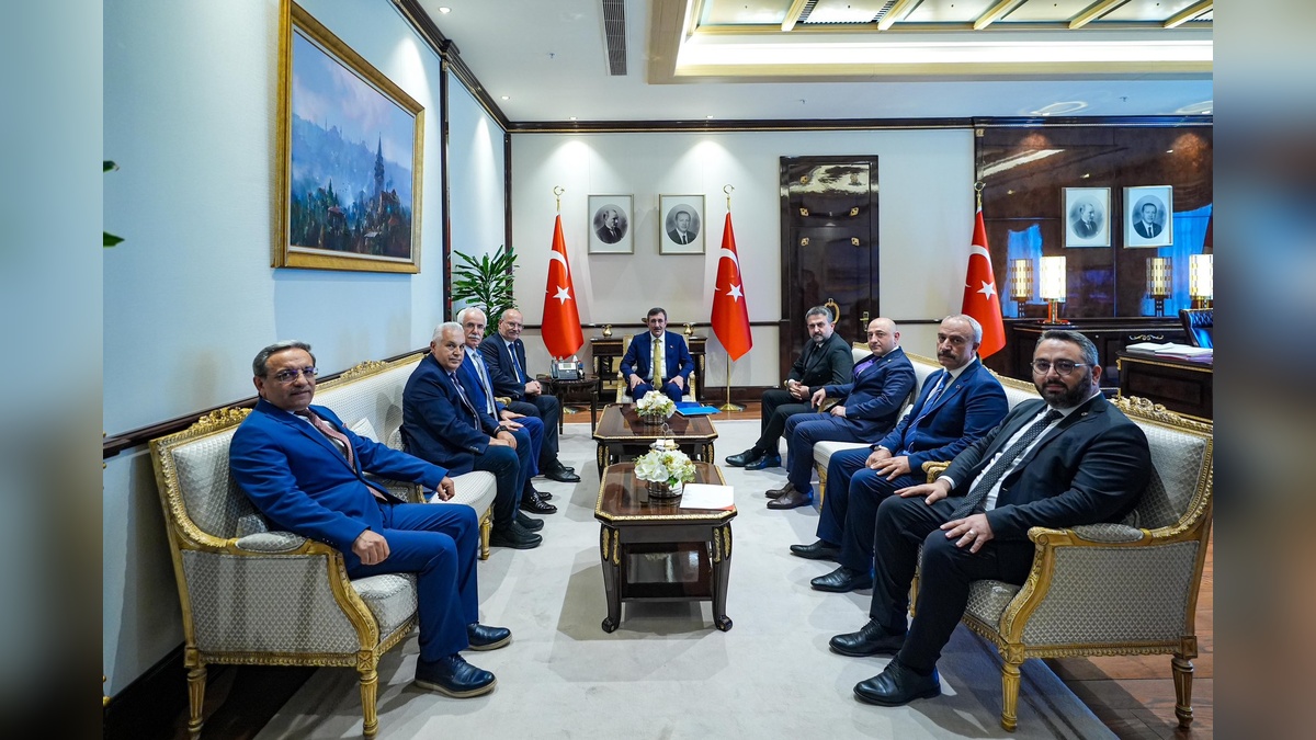 Cevdet Yılmaz, ATO ve Türkiye Ayakkabı Sanayicileri Derneği ile görüştü