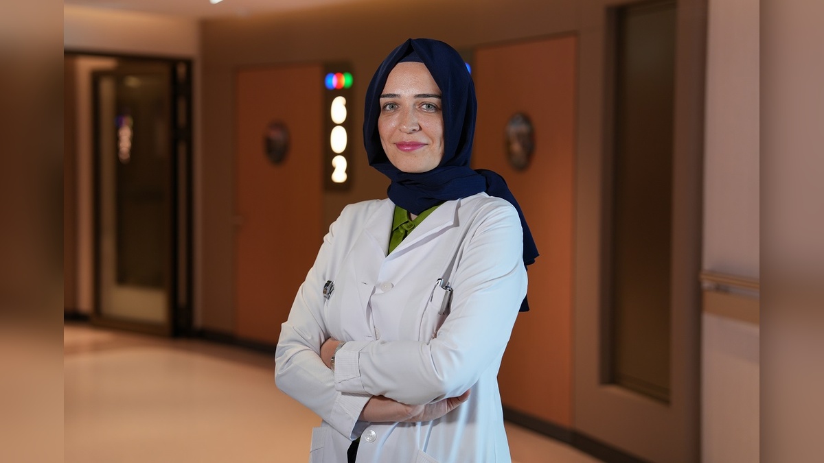 Güneş çarpması vakaları artıyor: Doç. Dr. Esra Demir uyarıyor
