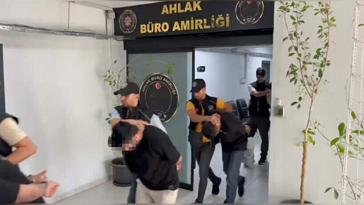 İzmir merkezli fuhşa aracılık operasyonu: 14 gözaltı, 59 kadın kurtarıldı