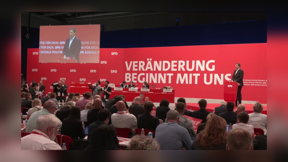 Özel, Berlin'de: '19 Mart darbesi, demokrasiye en ağır saldırı'