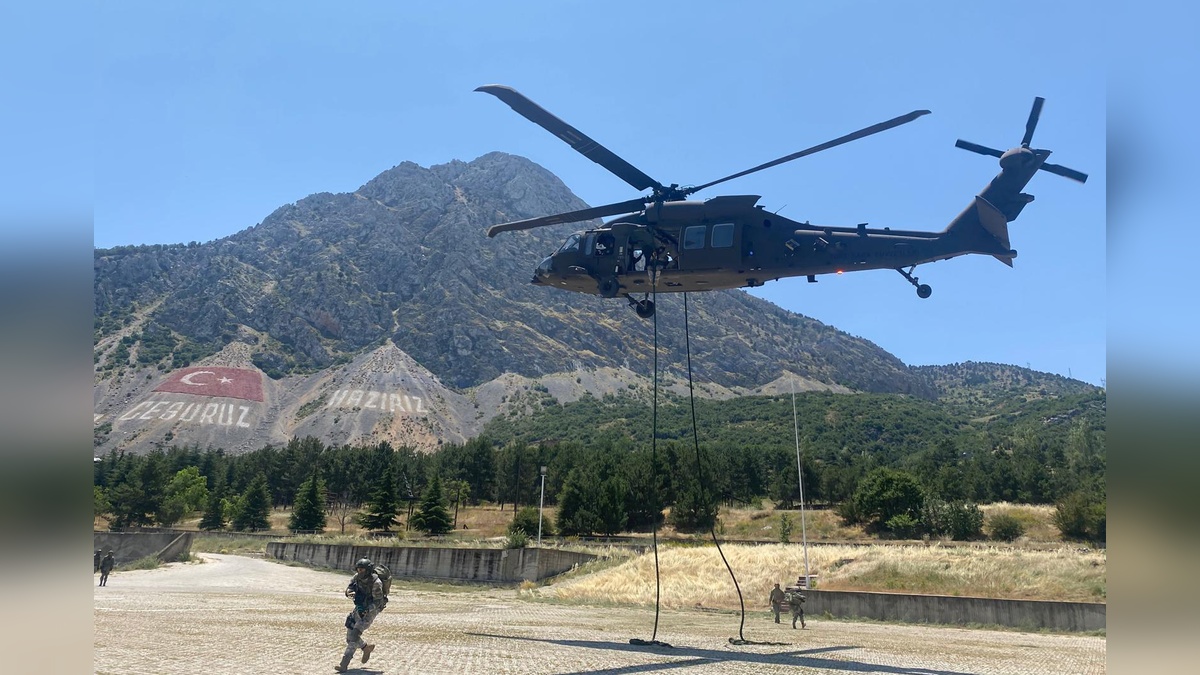 MSB: 'Çabuk İniş ve Tahliye Eğitimi' gerçekleştirildi