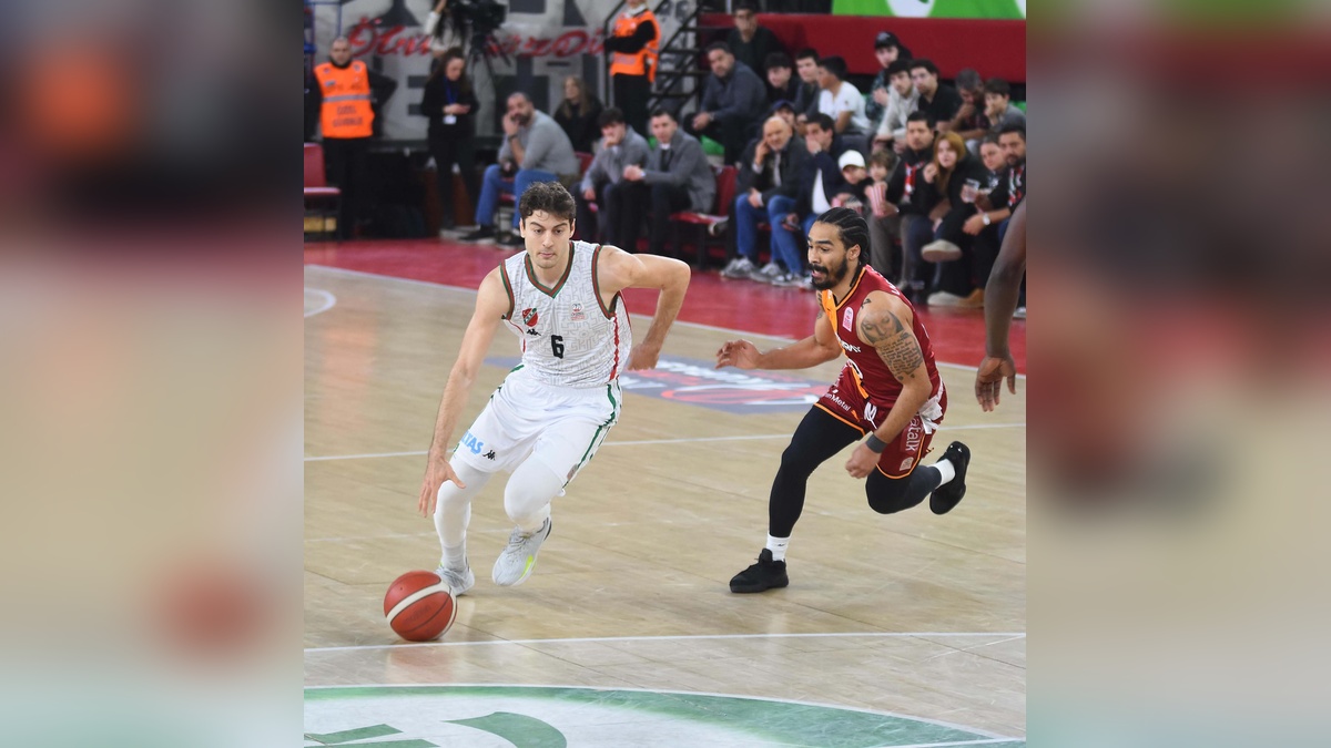 Karşıyaka'da kadro dağılıyor: Ozan Yılmaz Esenler Erokspor'a transfer oldu