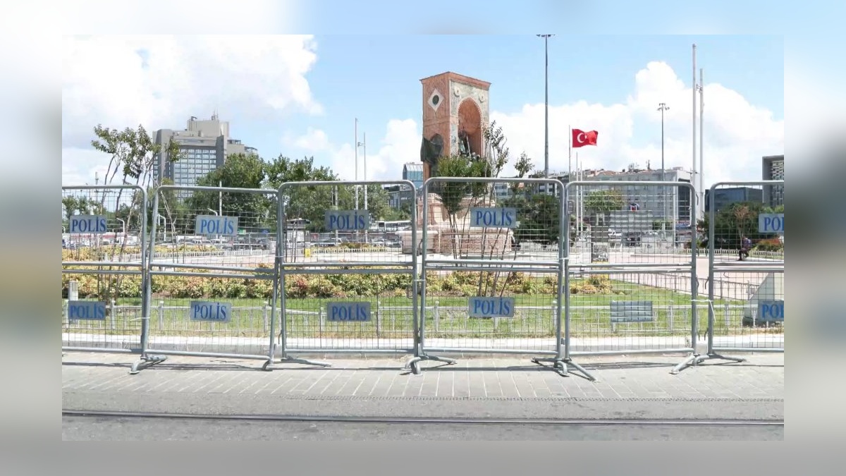 Taksim Meydanı'na yaya girişi kapatıldı: Metro ve füniküler hatları durdu