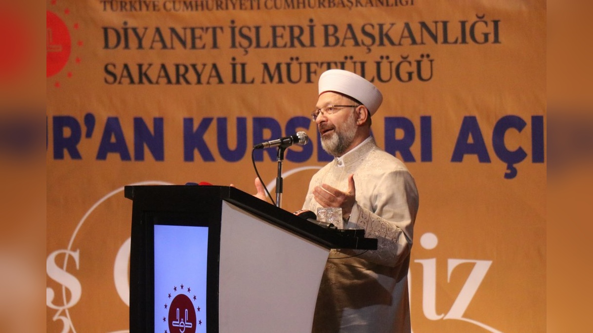 Erbaş: Dini eğitimden uzak nesiller, tarihine ve kültürüne de uzak kalır