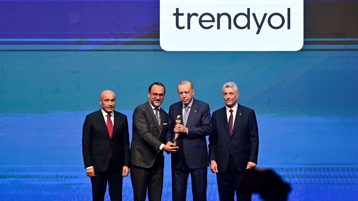 Trendyol, e-ihracatta birincilik ödülünü Cumhurbaşkanı Erdoğan'dan aldı