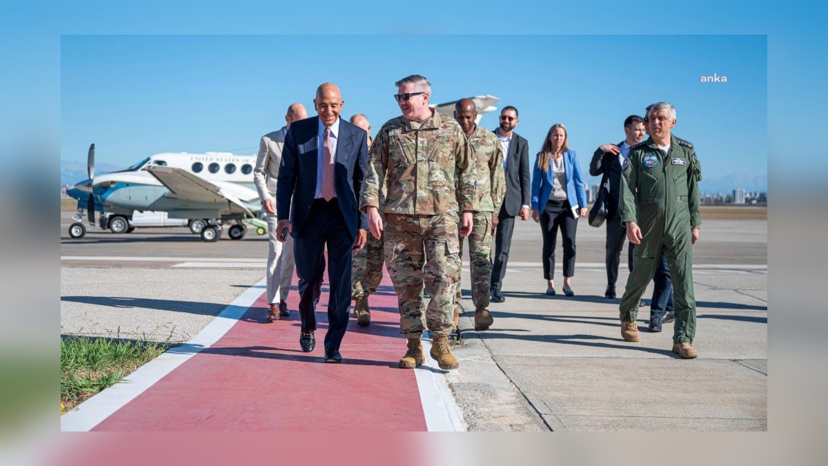 Barrack, İncirlik Hava Üssü'nü ziyaret etti: 'ABD askerlerinin bağlılığı için minnettarım'