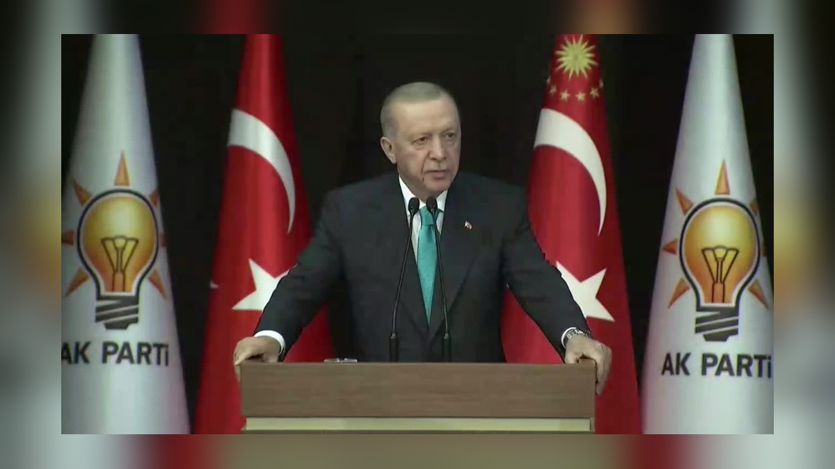 Erdoğan: Leman Dergisi'ndeki karikatür alçakça bir provokasyon