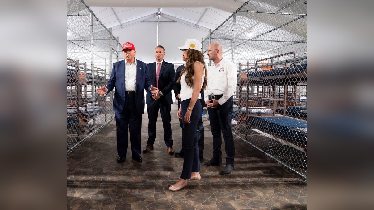 Trump, Florida'daki 'Timsah Alcatraz'ı ziyaret etti