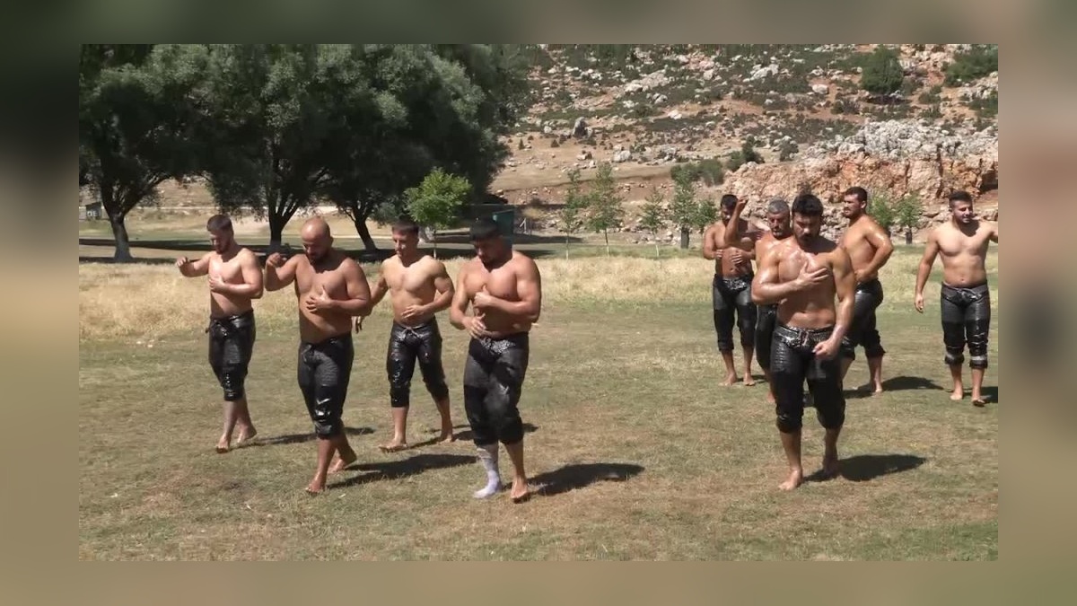 Muratpaşa Belediyesi, Başpehlivan Orhan Okulu'nu Kırkpınar'a uğurladı