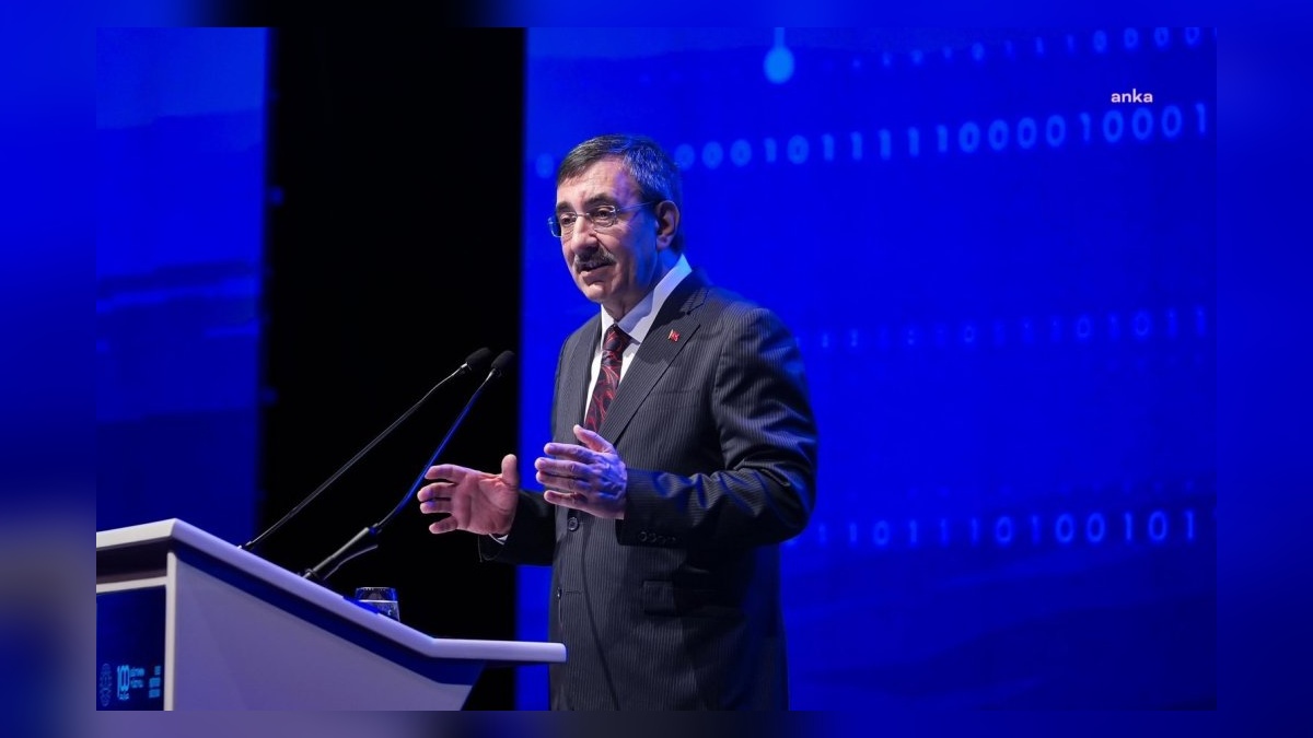 Yılmaz: İhracatımız tarihi en yüksek seviyesine ulaştı