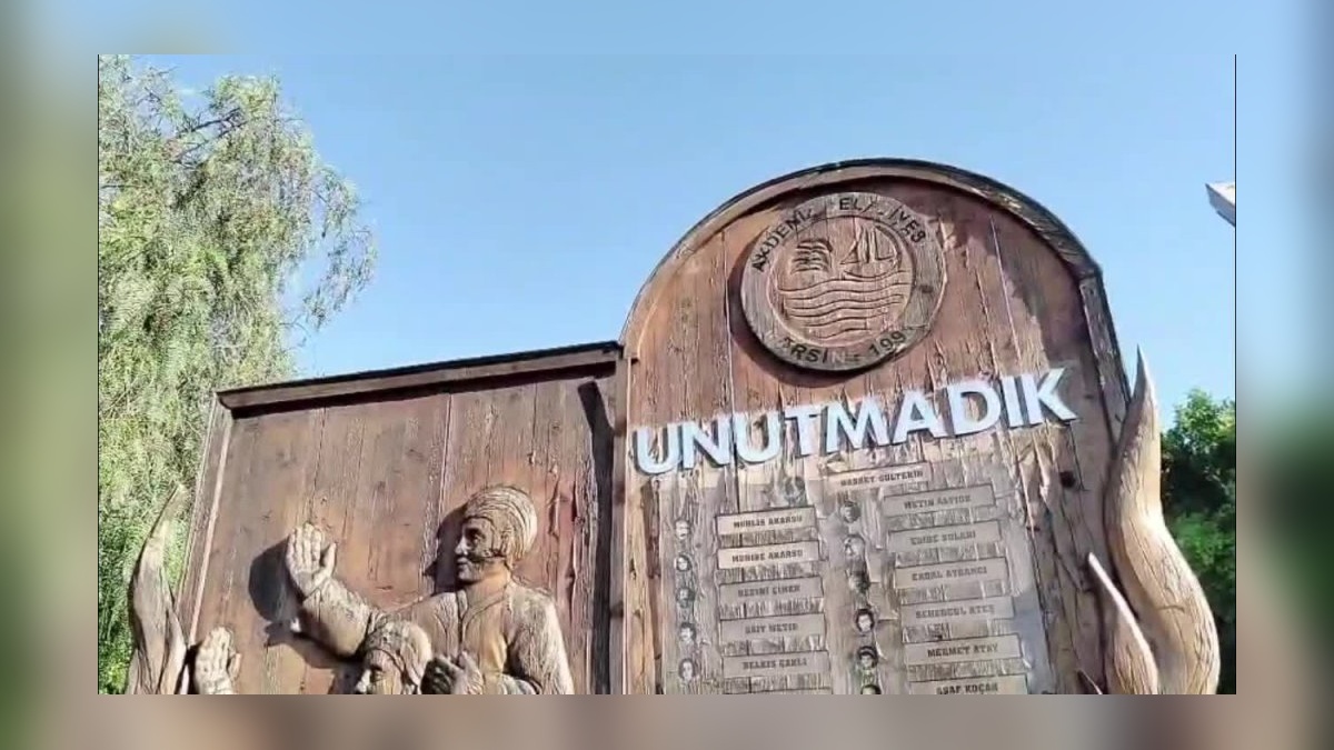 Mersin'de Madımak Katliamı Anıldı: 'Alevilerin acısı, insanlık tarihinin bitmeyen ağıtıdır'