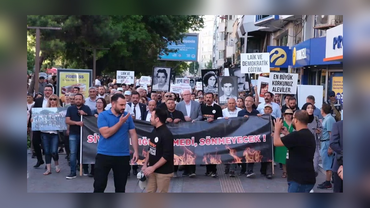 Eskişehir'de Madımak Katliamı yürüyüşü: 32 yıl sonra kınama