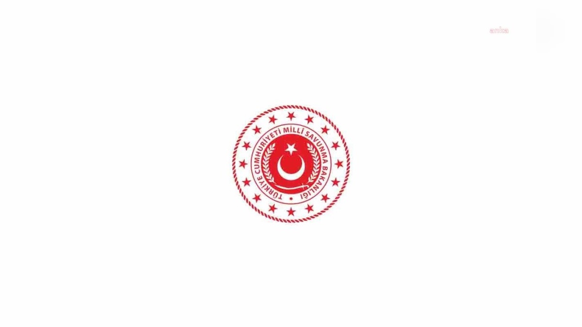 MSB, Rize'deki uçak kazasında gece görüşlü 2 helikopter görevlendirdi