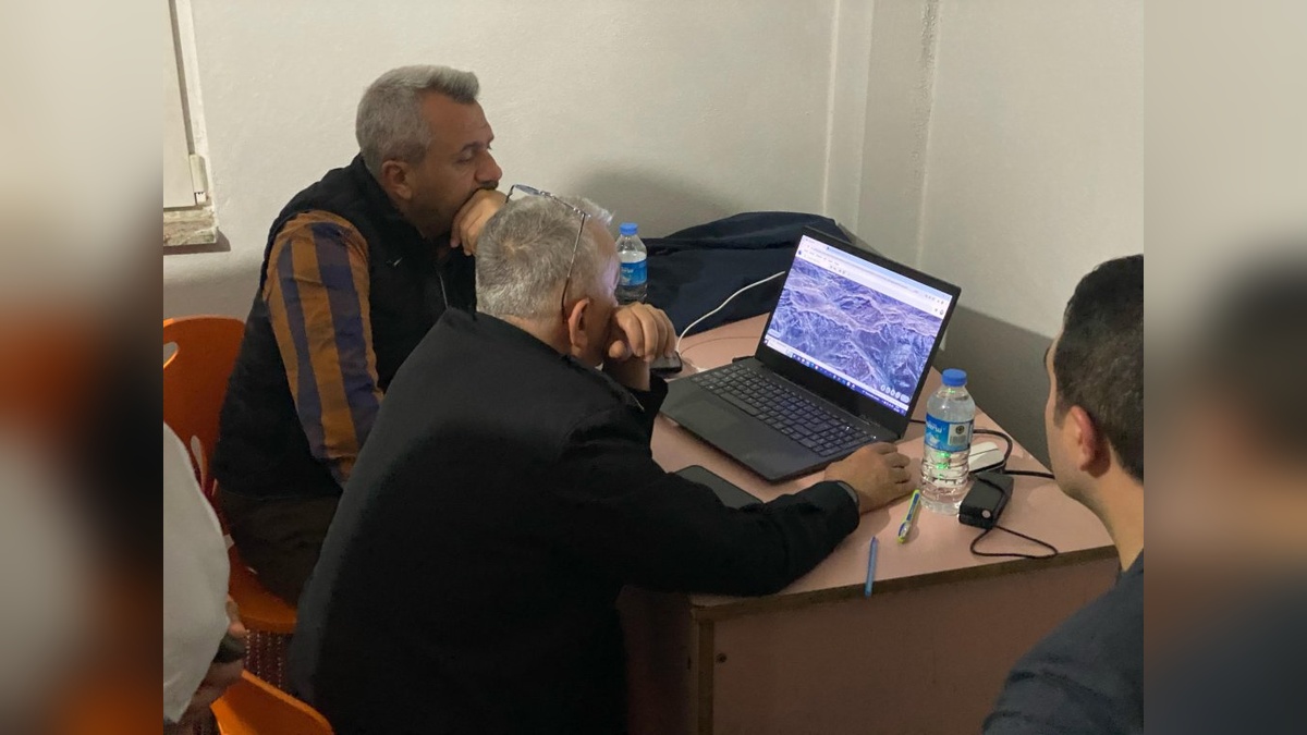 Vali Baydaş: Kazazedelerin hayatta olduğunu biliyoruz