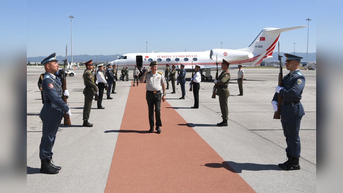 Orgeneral Gürak, Sofya'da üçlü Genelkurmay Başkanları toplantısına katıldı