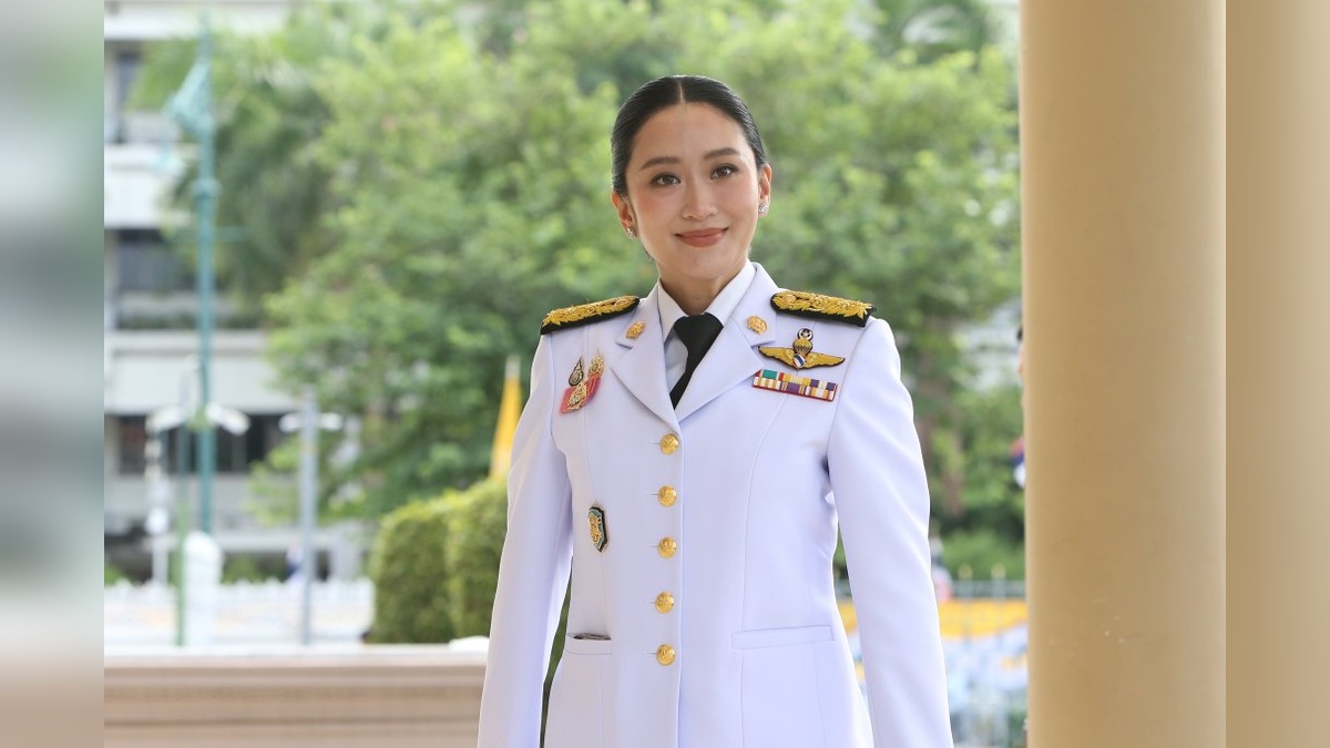 Paetongtarn Shinawatra: Tayland'da kültür bakanı olarak yemin etti