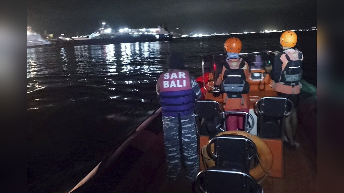 Endonezya'da feribot faciası: 5 ölü, 29 kayıp