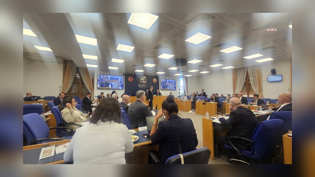 TBMM, emekli aylıklarına zam ve TSK'da yaş haddi düzenlemesini onayladı