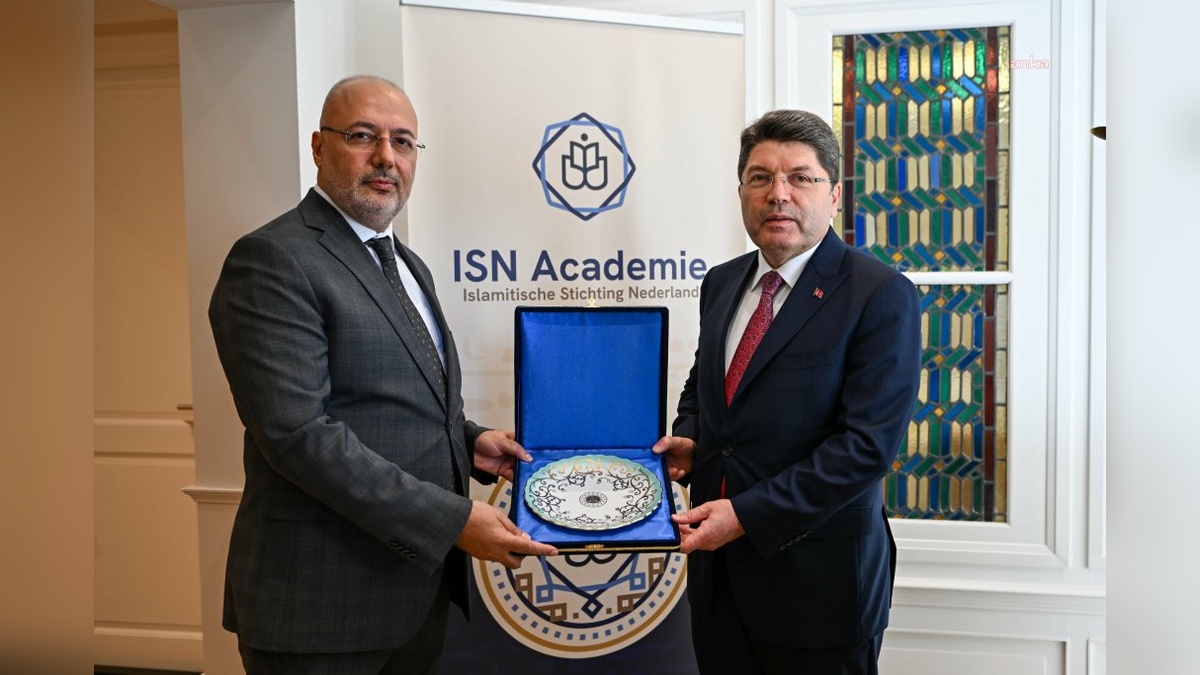 Tunç: Hollanda Diyanet Vakfı'nı ziyaret etti