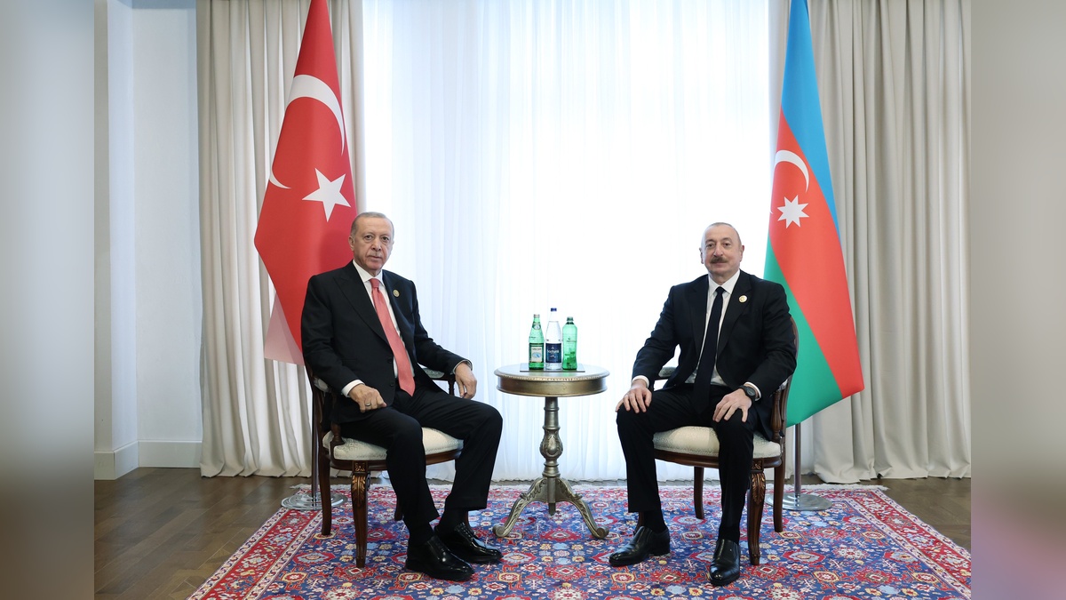 Erdoğan, Hankendi'nde Aliyev ile görüştü