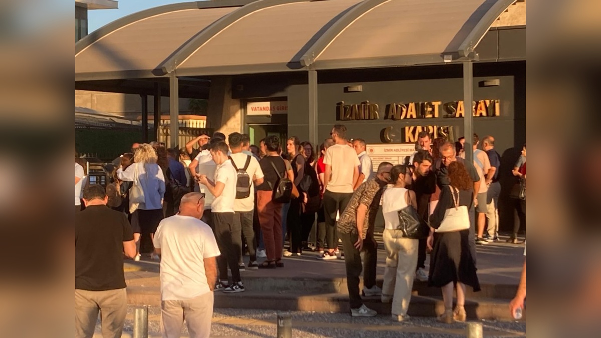 İzmir yolsuzluk operasyonu: 60 kişi tutuklandı