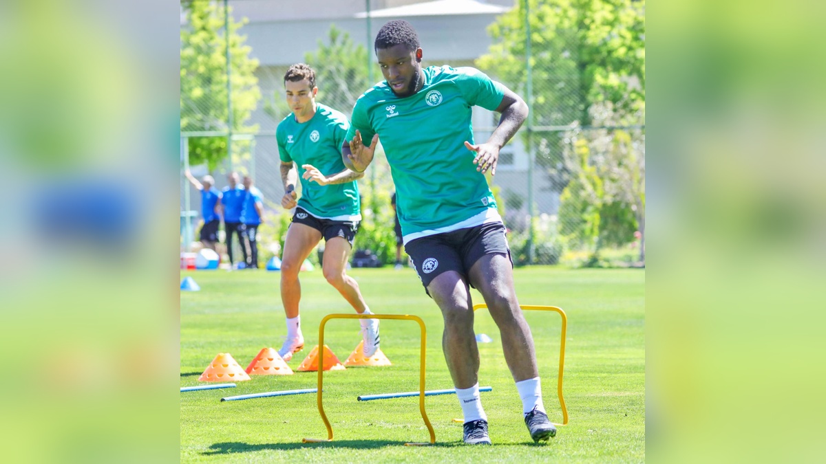 Konyaspor'da yeni sezon hazırlıkları sürüyor: Milli sağ bek takıma katılacak
