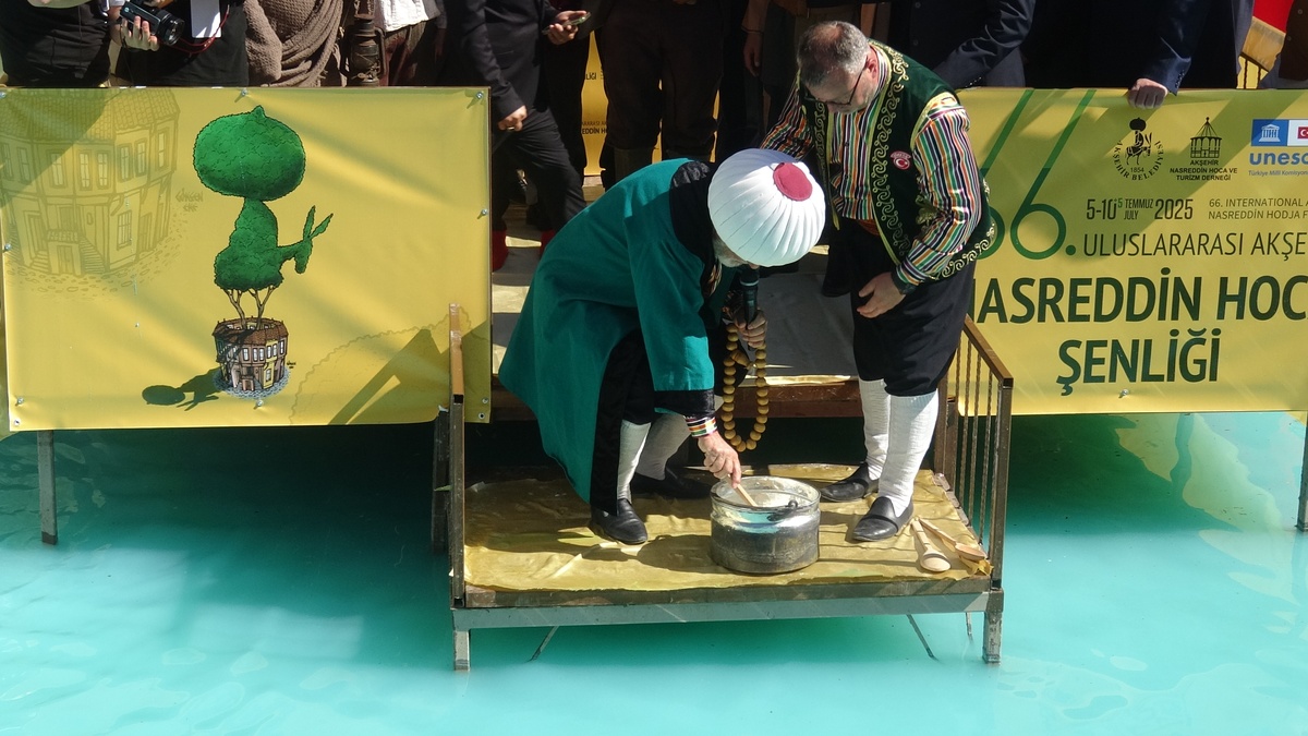 Akşehir'de Nasreddin Hoca şenliği: 'Gölümüze ne oldu yahu?'