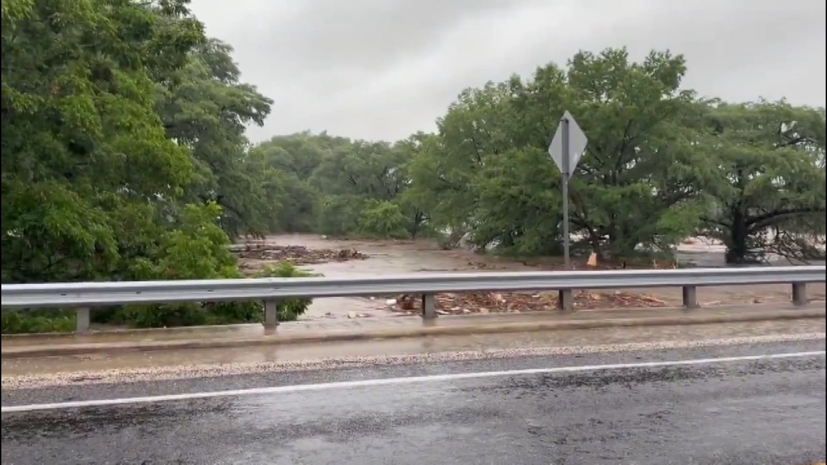 Texas'ta şiddetli yağış: 43 ölü