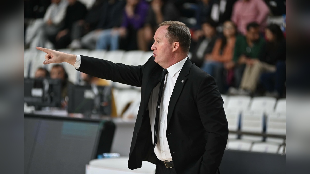 Manisa Basket'te belirsizlik: Maksvytis'e Fenerbahçe'den teklif