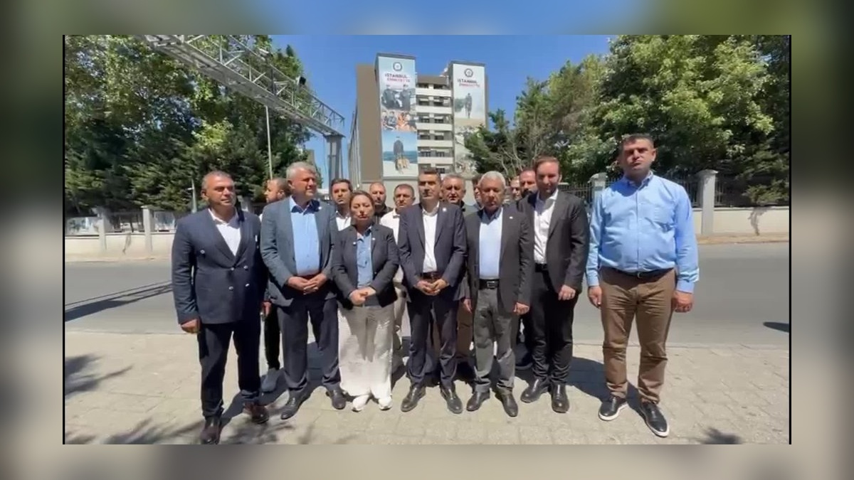 CHP'li vekillerden Adana belediye başkanlarının gözaltına alınmasına tepki